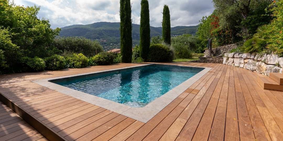 Terrasse en bois exotique & piscine
